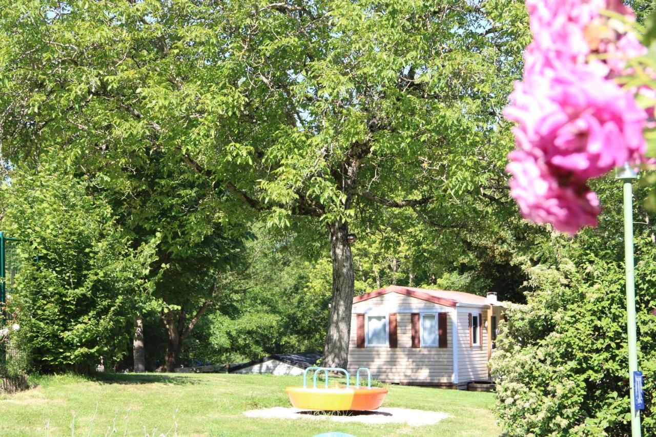 Camping Domaine De Mepillat Saint-Nizier-le-Bouchoux Екстериор снимка